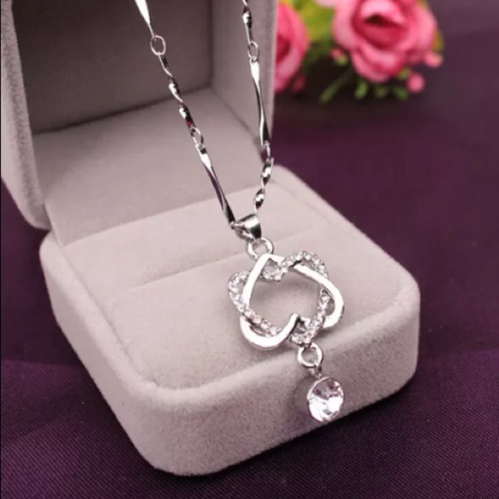 ✅🌹 Silver-Tone Double Heart Pendant Necklace